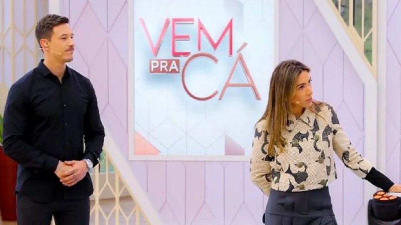 Patrícia Abravanel e Gabriel Cartolano no palco do Vem pra Cá