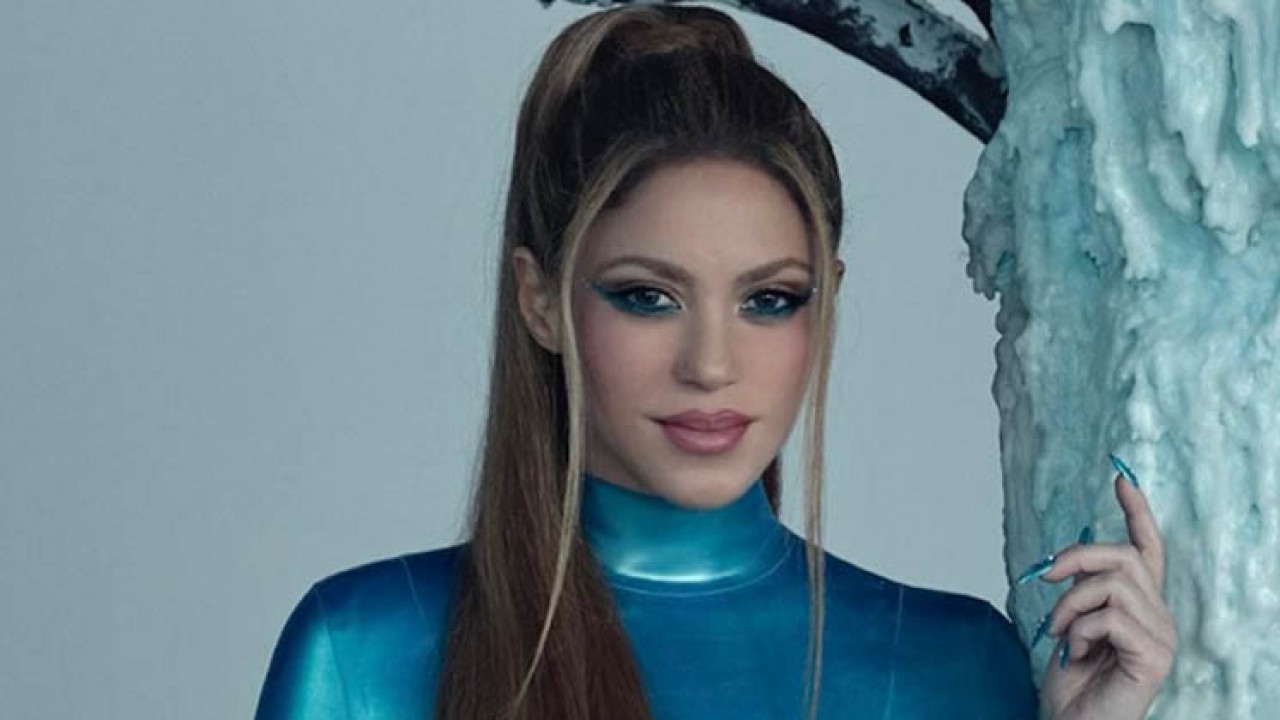 Shakira toda produzida de azul 