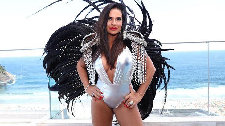 Solange Gomes é eterna musa do carnaval e da Banheira do Gugu
