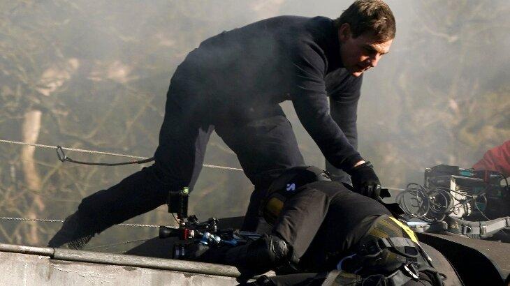 Tom Cruise salvando cinegrafista