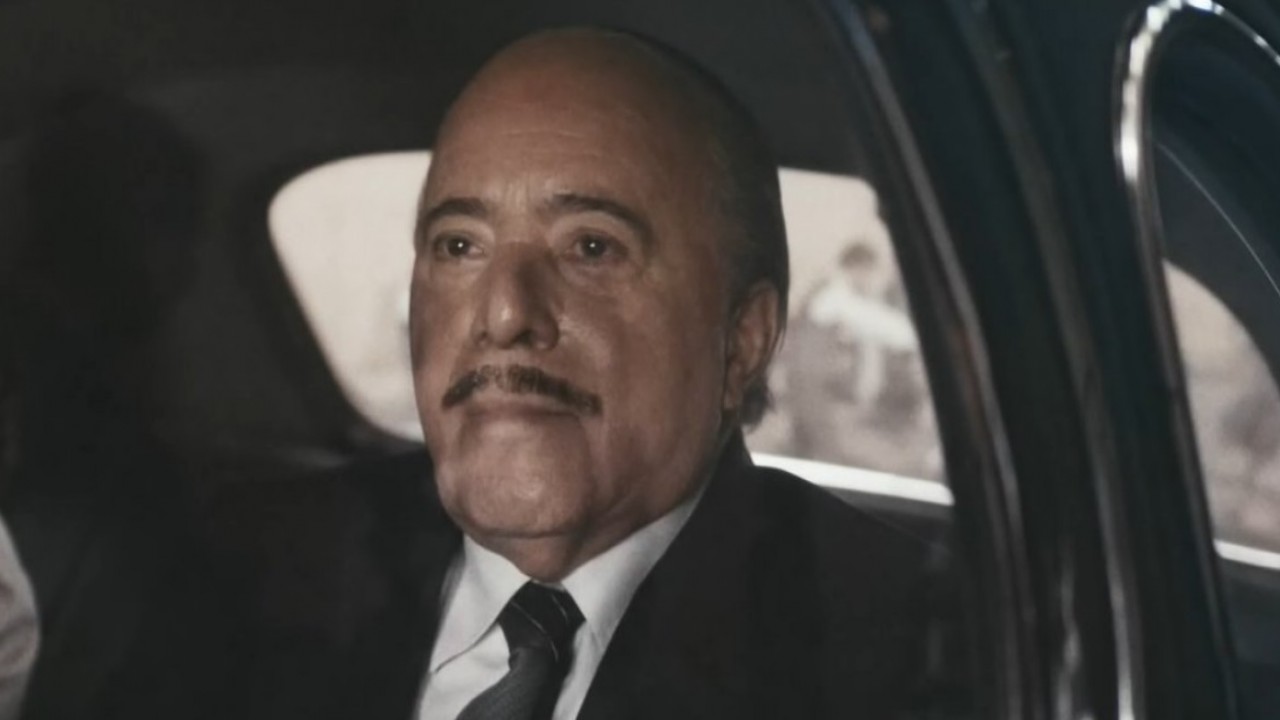Tony Ramos como Roberto Marinho