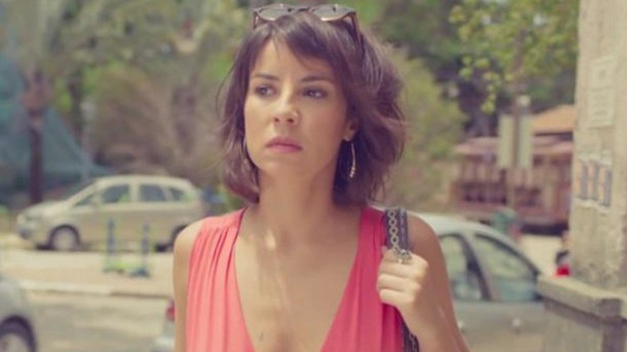 Andreia Horta como Lara em cena da novela Um Lugar ao Sol, em exibição na Globo